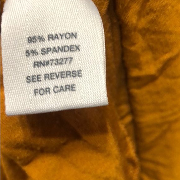 Mudd v-neck size XL mustard color - Picture 3 of 3